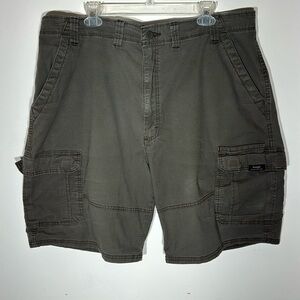 Wrangler Gray Cargo Shorts - 44 Reg